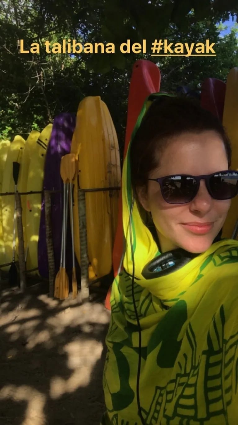 El álbum íntimo de las vacaciones de Agustina Kämpfer en Brasil: mimos con su bebé y selfies en bikini