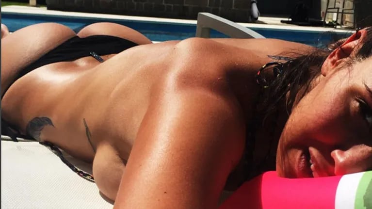 ¡Piletazo de curvas! Las selfies súper hot de Ivana Nadal en Twitter