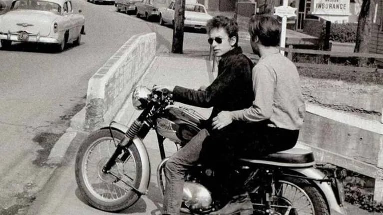 Bob Dylan: a 55 años de un accidente en moto que aún alimenta leyendas