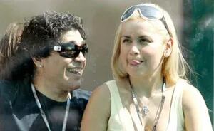 Diego Maradona y Verónica Ojeda, cerca de sellar el acuerdo por Diego Fernando. (Foto: Web)