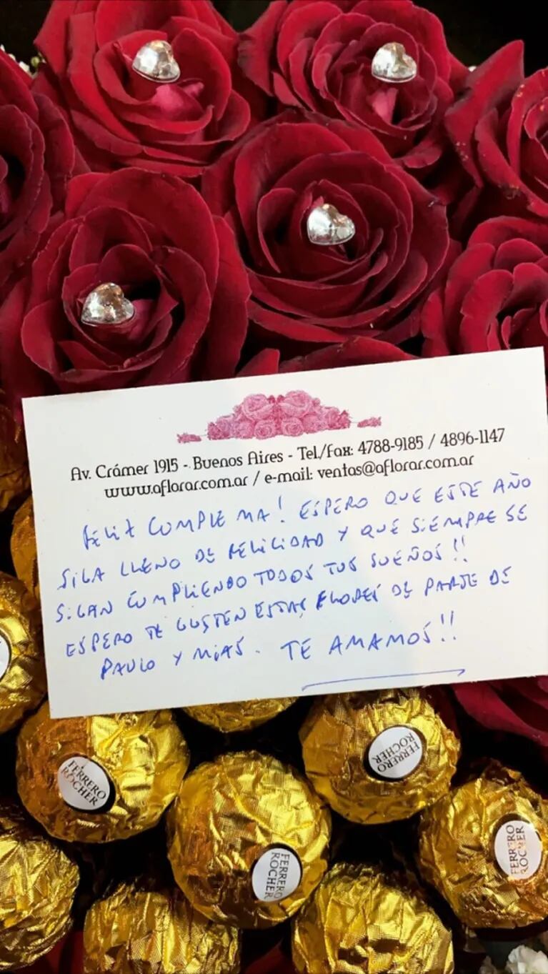 El increíble regalo de cumple de Oriana Sabatini y Paulo Dybala a Catherine Fulop: un ramo de rosas con diamantes