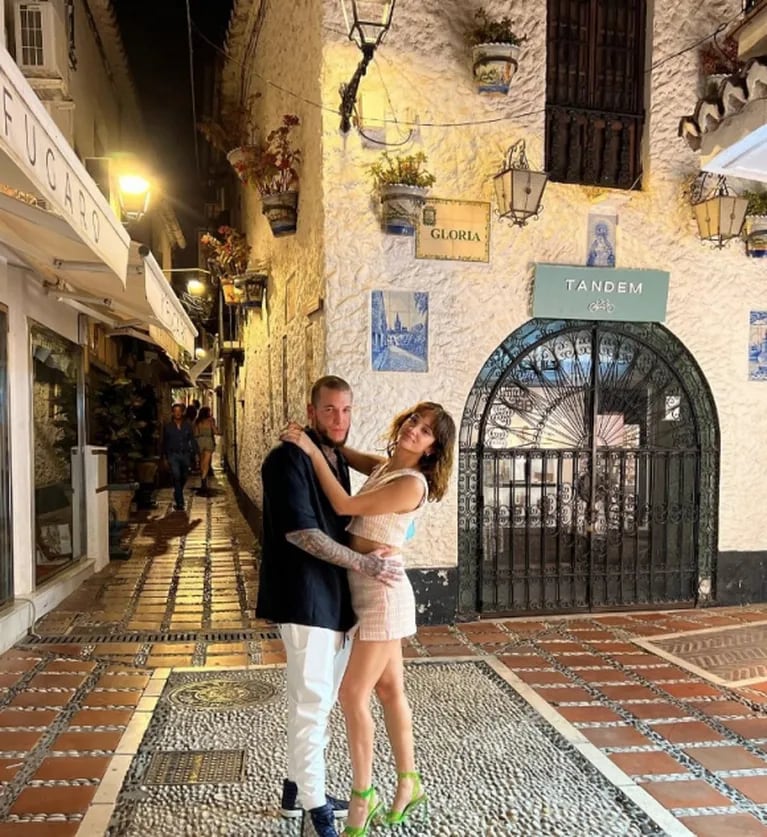 El álbum de fotos de Melody Luz y Alex Caniggia: romántico viaje por España