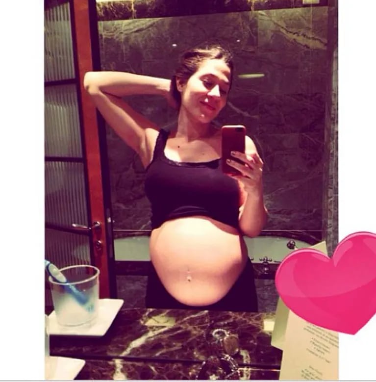 Jimena Barón, con su panza a punto de dar a luz en Turín. (Foto: Instagram)