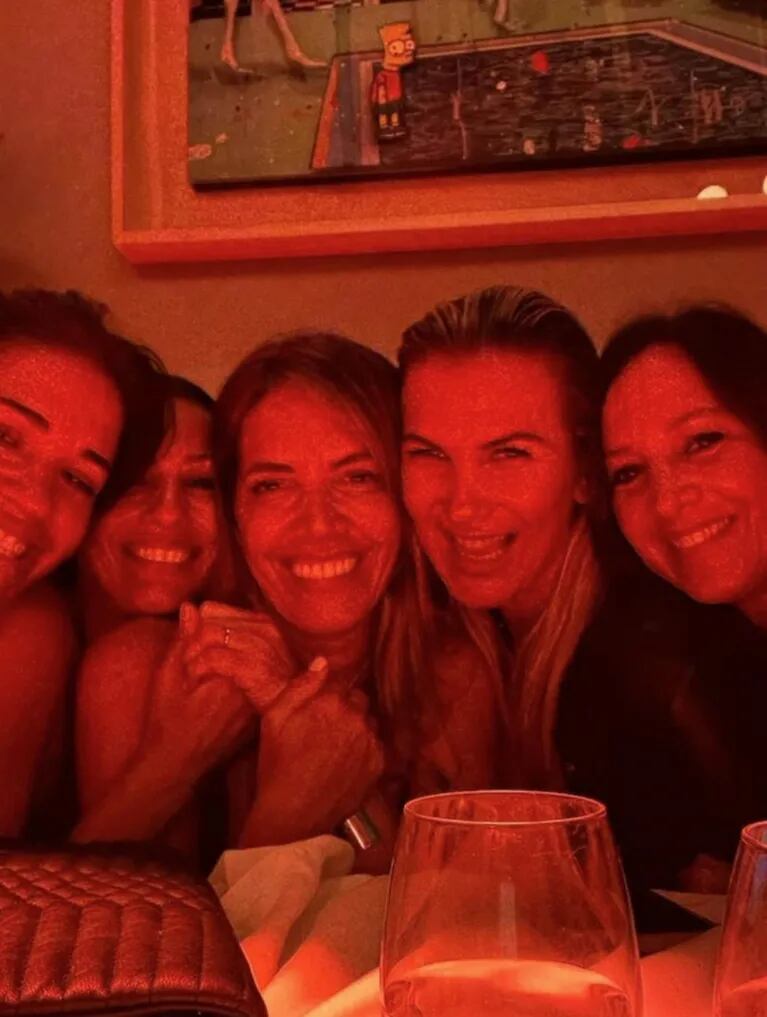 Pampita compartió las fotos de su divertida salida con amigas en Miami: "Noche de chicas"