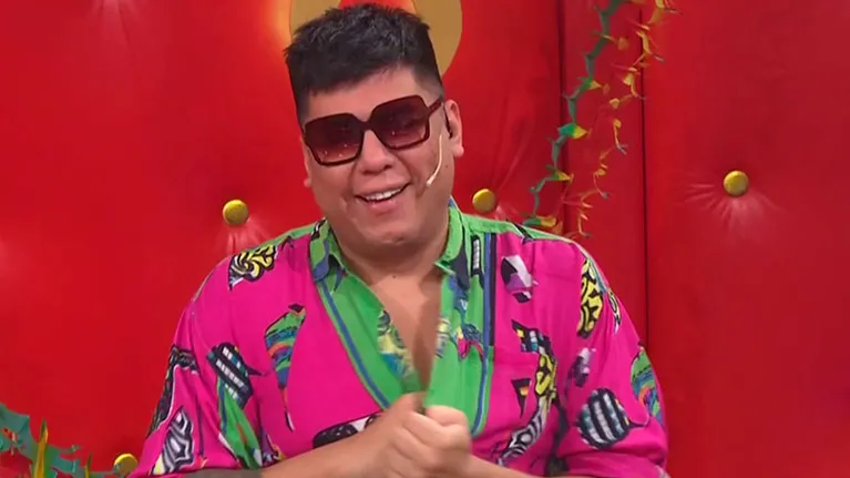 "Soy un gordo con abdominales": Mariano de la Canal bromeó tras mostrarse en vivo