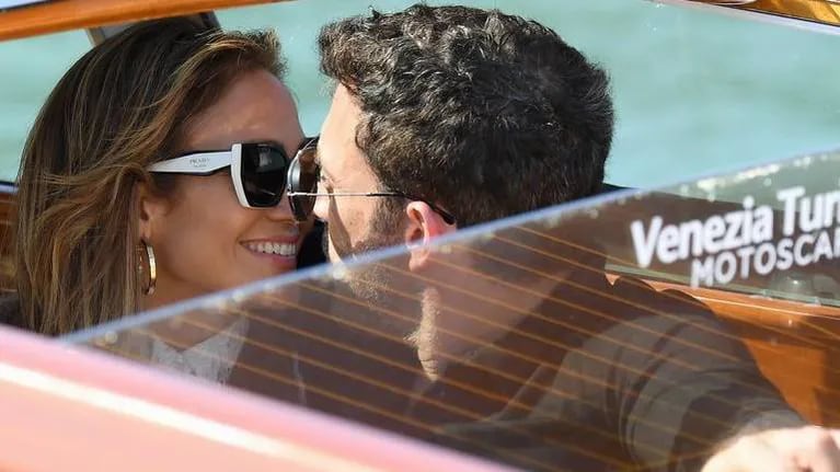 Ben Affleck y Jennifer López llegan juntos al Lido de Venecia