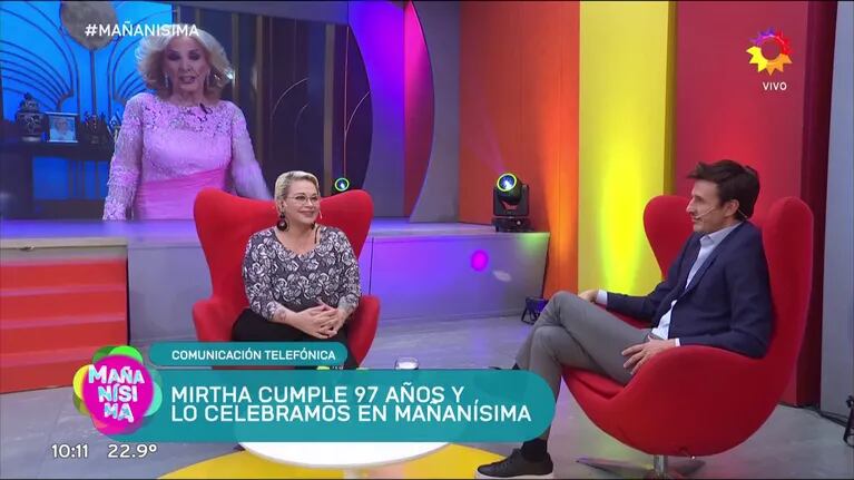 Carmen Barbieri en Mananísima en diálogo con Mirtha Legrand y Roberto García Moritán.