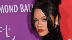 Rihanna fue reconocida como heroína nacional de su país