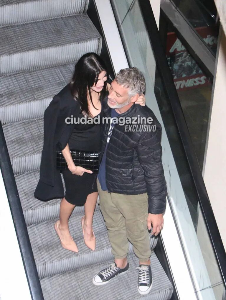 Las primeras fotos de Andrea Rincón con su nuevo novio en público: besos, miradas cómplices y mucho amor