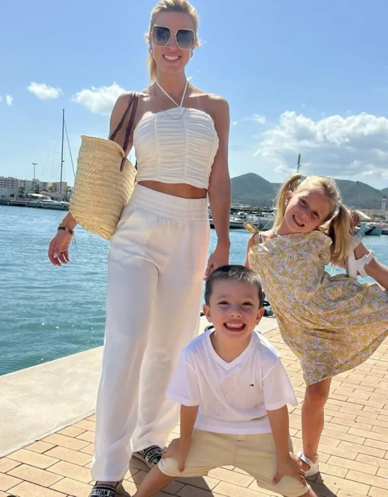 Ailén Bechara viajó a Ibiza en familia: las fotos de sus vacaciones top