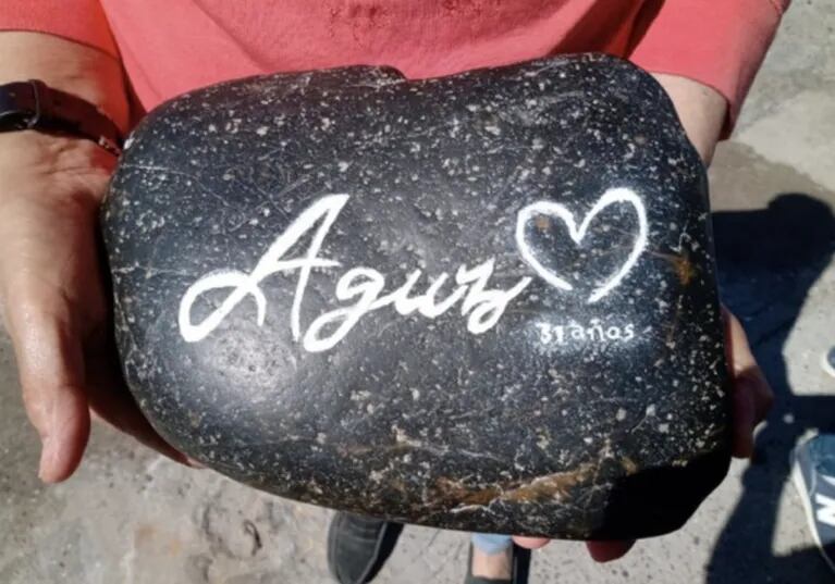 Los padres de Agustina Fontenla, de Bake Off, la homenajearon tras su muerte: "La piedra que la representa ahora descansa en el fondo del mar"