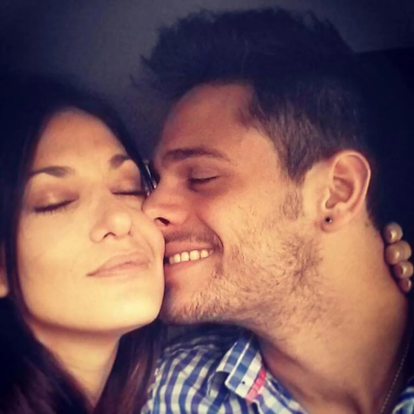 La primera foto íntima que confirma el noviazgo de Silvina Escudero y Lucas Velasco (Foto: WhatsApp)