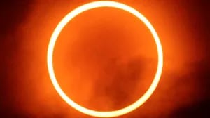 Cómo y a qué hora ver el eclipse solar anular desde Argentina.