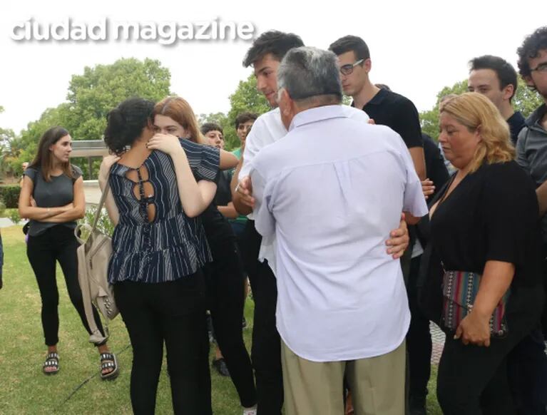 Las imágenes del doloroso último adiós a Débora Pérez Volpin en el Cementerio de la Chacarita