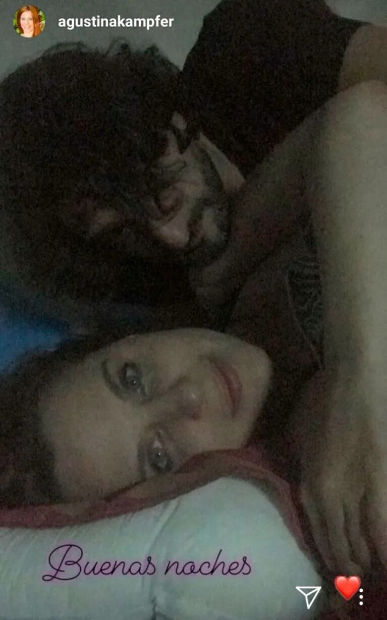 La foto íntima de Agustina Kämpfer con su novio en la cama: "Buenas noches" 