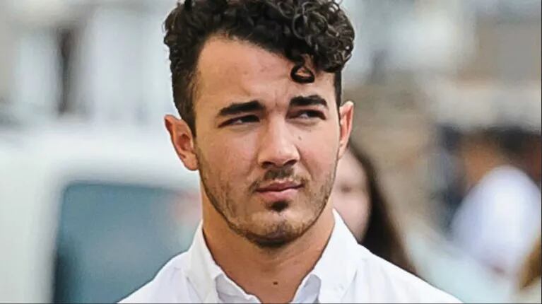 Kevin Jonas de los Jonas Brothers testifica en juicio a la FIFA