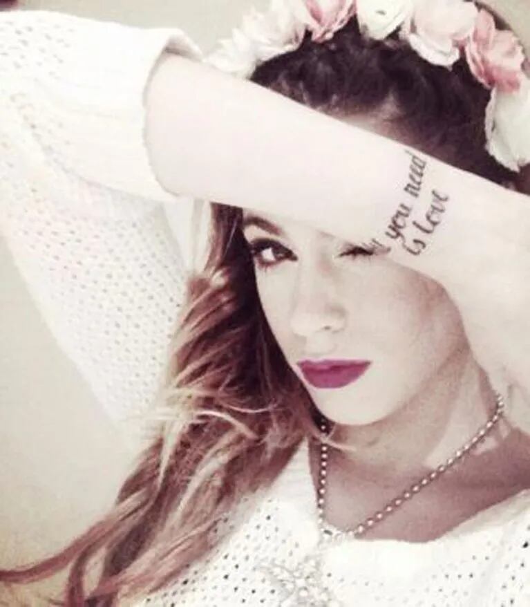 El anterior tatuaje de Martina con el nombre de una canción de los Bealtes (Foto: Twitter). 