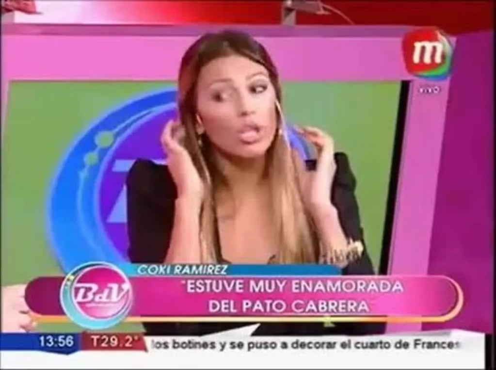 El blooper fashion de Coki Ramírez en vivo en BDV: "¡Se me están desarmando las tetas!"
