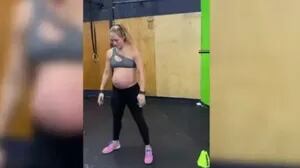 Una mujer embarazada sorprende a sus seguidores al continuar su entrenamiento de CrossFit semanas antes de dar a luz