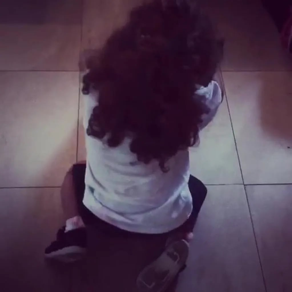 La China Suárez publicó un tierno video de su hija con su mascota