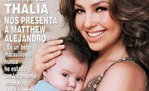 Portada de la revista Hola! Mexico con Thalía y su hijo.