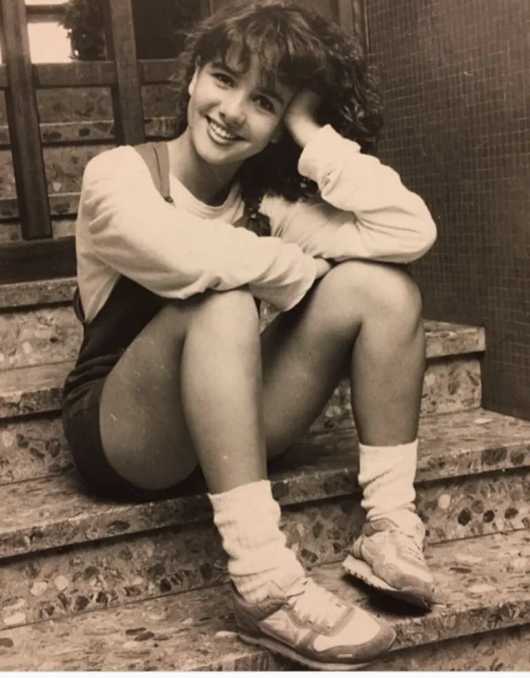 El profundo mensaje de Natalia Oreiro al ver una foto suya a los 15 años: "Me diría que no queme etapas"