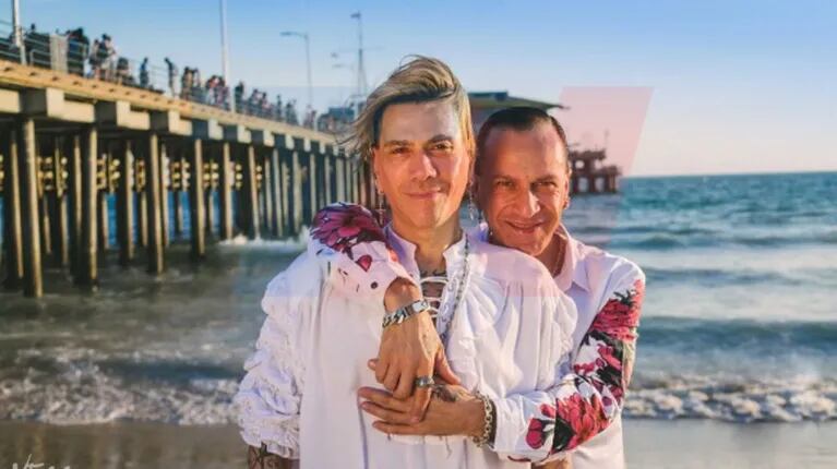 La romántica renovación de votos matrimoniales de Roberto Piazza y Walter Vázquez en la costa de Malibú