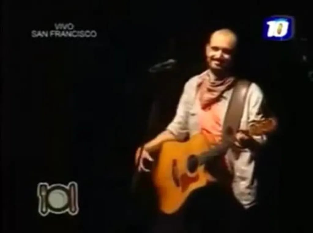 Abel Pintos y un gesto muy especial en pleno recital: hizo subir a un nene al escenario para cantar juntos