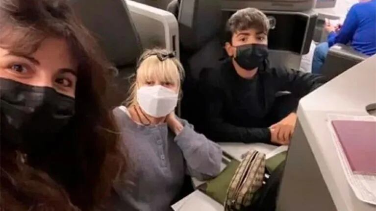 El enojo de Gianinna Maradona en su complicada vuelta a la Argentina con su hijo y Claudia Villafañe