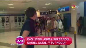 ¿Romance confirmado? Daniel Scioli regresó de Punta Cana junto a Gisela Berger: ¡la reacción cuando le preguntaron si eran novios!