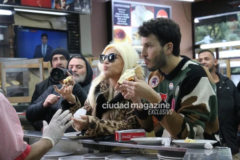 Susana Giménez y Sebastián Yatra aparecieron de sorpresa en una pizzería: las fotos del divertido momento