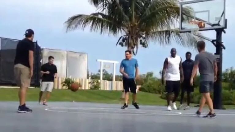 Michael Jordan jugó con unos chicos y su “burla” se hizo viral