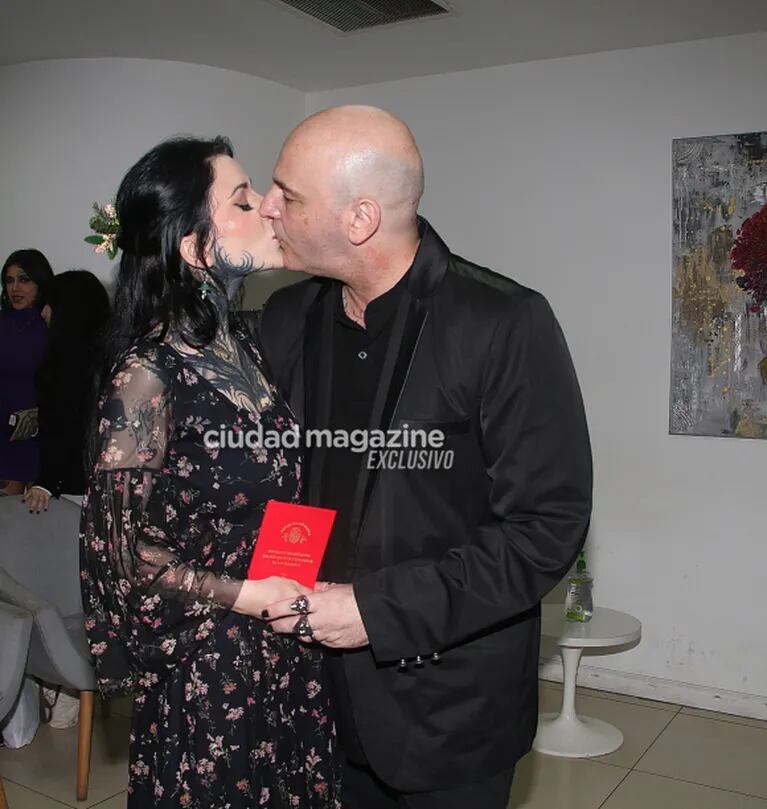 Alexis Puig se casó por civil con Luciana Méndez: las fotos de la íntima celebración