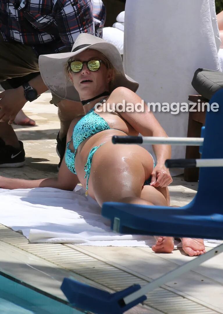 La tarde de relax de Britney Spears: ¡bikini y piletazo en Miami!