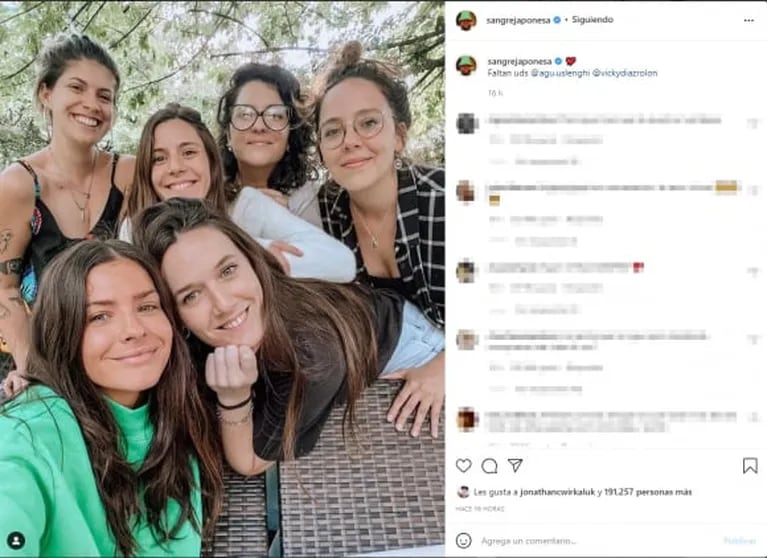 La China Suárez compartió fotos con amigas y salió al cruce de una seguidora que dijo que las buscaba "para la foto": "Les pagué"