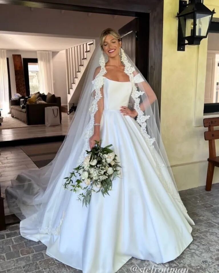 Matilda Blanco opinó del look de novia de Stefi Roitman en su boda con Ricky Montaner: "El vestido fue impactante"