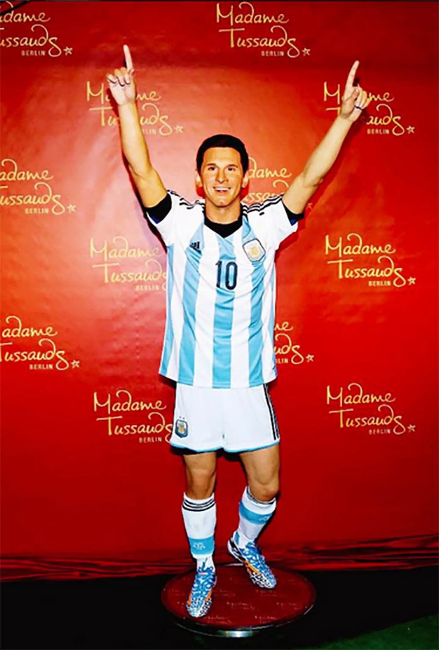 La estatua de Messi en el museo Madame Tussauds. (Foto: Twitter @teamLionelmessi)