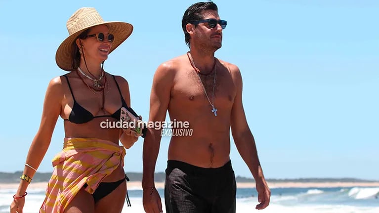 Dolores Barreiro, a los besos y abrazos con su novio en la playa. Foto: GM Press