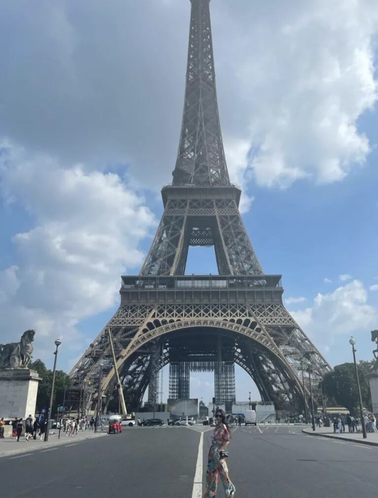 Zaira Nara se proclamó fanática de la Torre Eiffel: "¿Está mal si paso todos los días por acá?"