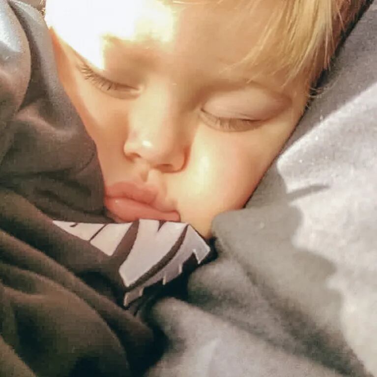 China Suárez compartió una foto muy tierna de Amancio durmiendo: "Mi chinito polaco" 