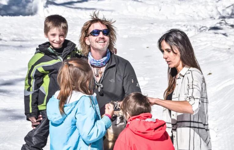 Facundo Arana y María Susini, de vacaciones con sus hijos en la nieve: amor, juegos y deportes de invierno