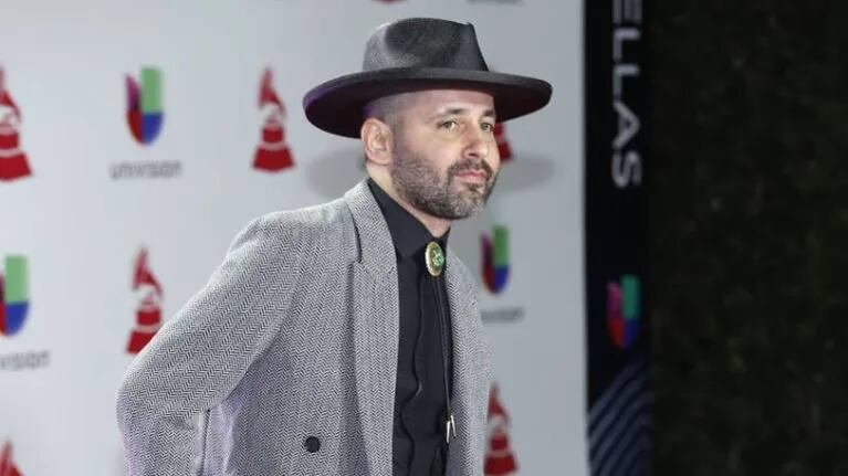 Eduardo Cabra, ex Visitante de Calle 13, se lanza en solitario como Cabra