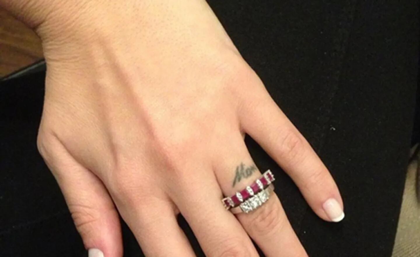 El súper anillo que Maxi le obsequió a Wanda con la propuesta (Foto: Twitter). 