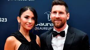 Antonela Roccuzzo y Lionel Messi. (Foto: AFP)