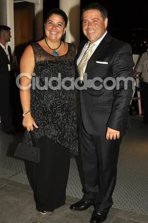 Carna y su esposa, invitados al casamiento de Korol.  (Foto: Jennifer Rubio-Ciudad.com)