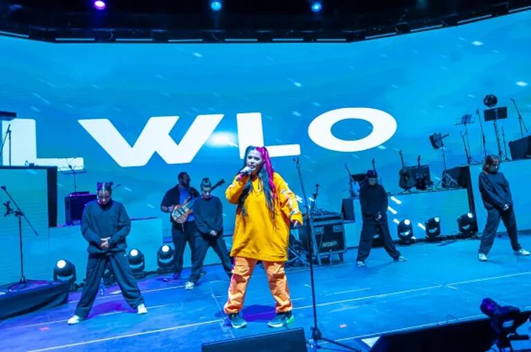 Quién es LWLO, la cantante que se presentó con Cristian Castro en el Movistar Arena