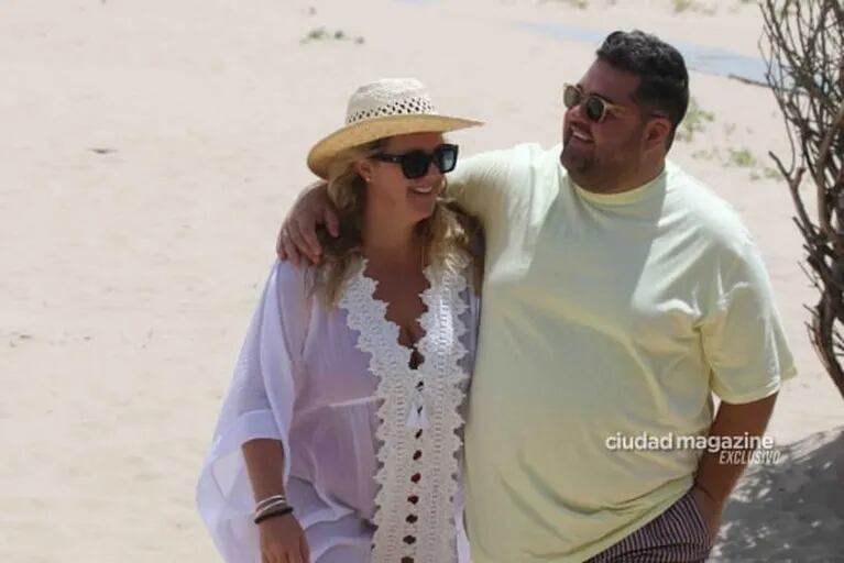 Darío Barassi disfruta sus vacaciones con su esposa e hijas en Punta del Este: mucho amor