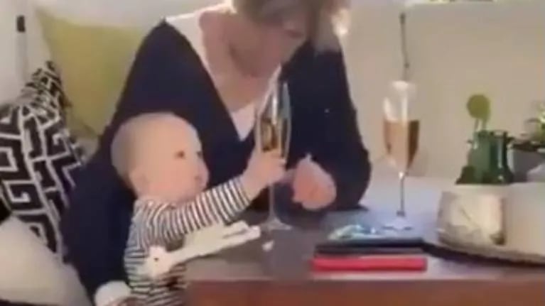 Mujer genera indignación: salva su copa de champán, pero dejar caer a su bebé