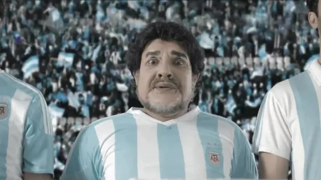 Bossi volvió a personificar a Maradona y Messi y los ídolos se metieron de lleno en el ballotaje: ¡mirá el desopilante sketch!