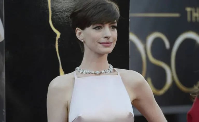 Anne Hathaway en los Oscar. (Foto: AP)
